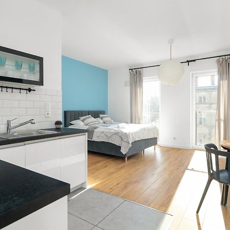 Klimatyczne I Nowoczesne Studio Very Berry W Poznaniu By Noclegi Renters Eksteriør billede