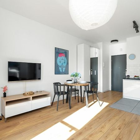 Klimatyczne I Nowoczesne Studio Very Berry W Poznaniu By Noclegi Renters Eksteriør billede