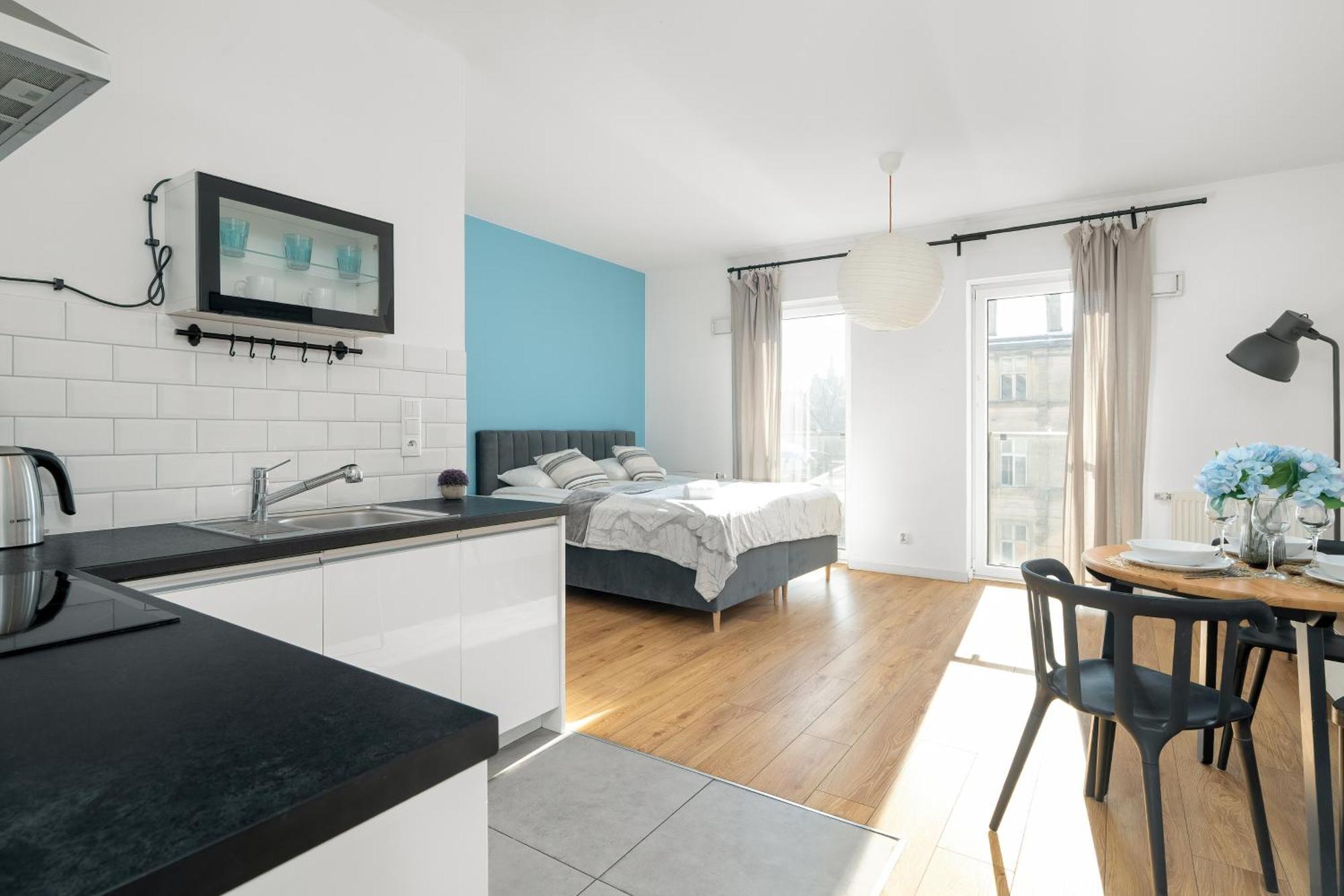 Klimatyczne I Nowoczesne Studio Very Berry W Poznaniu By Noclegi Renters Eksteriør billede