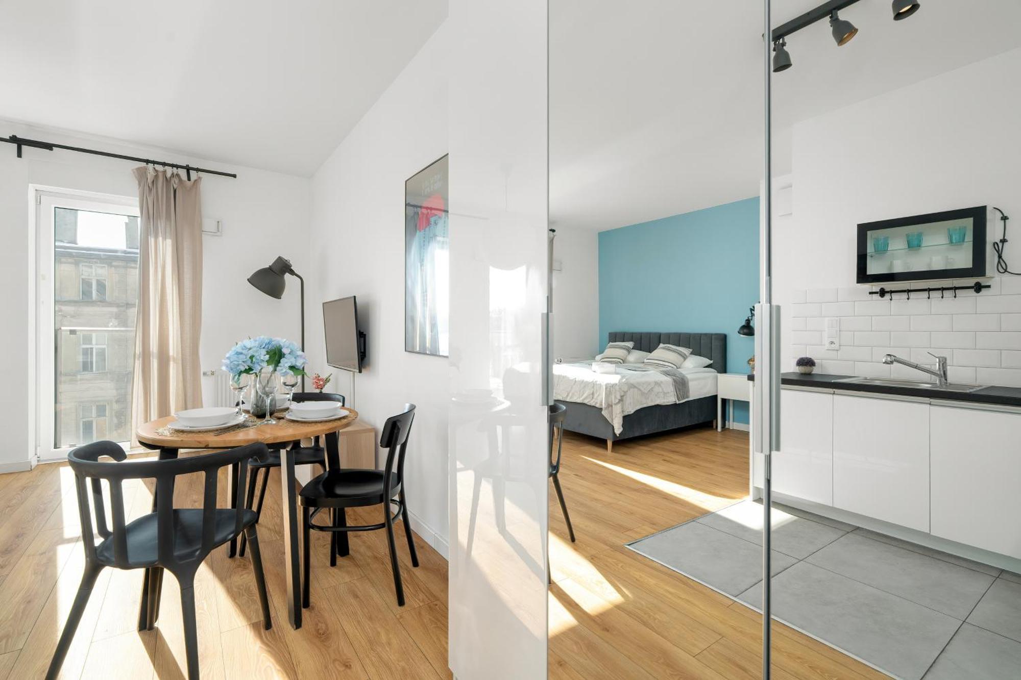 Klimatyczne I Nowoczesne Studio Very Berry W Poznaniu By Noclegi Renters Eksteriør billede